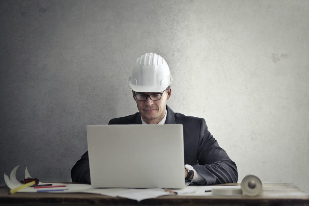 worker-ordering-construction-materials-online
